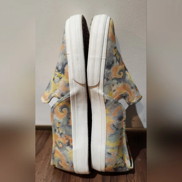 Women's Keds Slip On Shoes, Size 11 - Picture 2 of 7